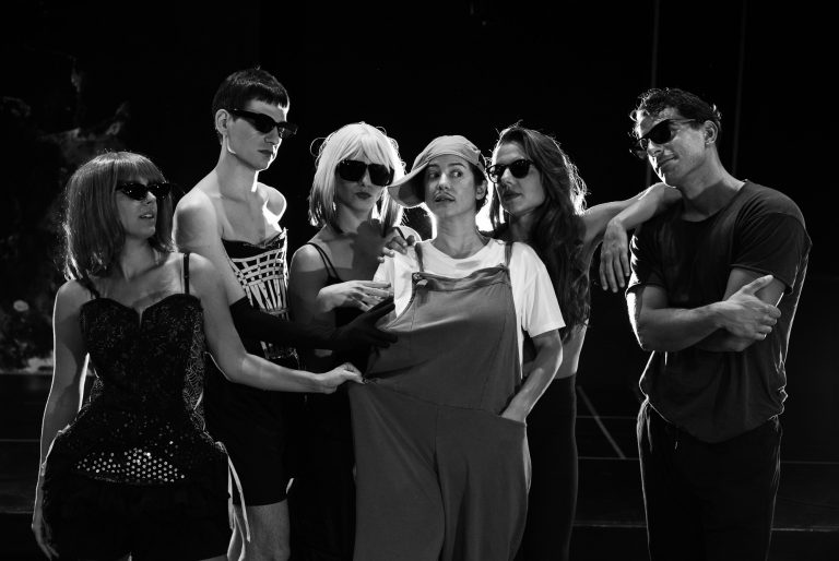 «Δωδέκατη Νύχτα»: Πρώτες φωτογραφίες από τις πρόβες του Γιάννη Κακλέα