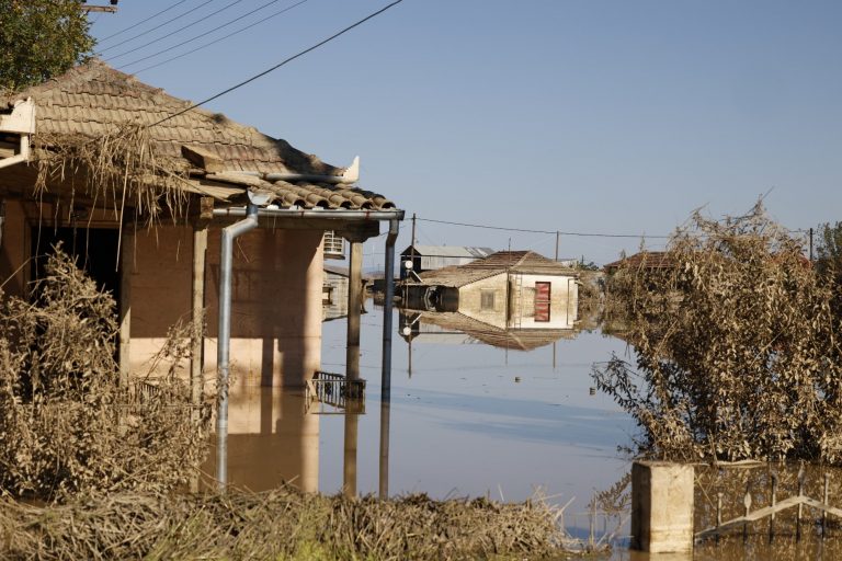 ΚΚΕ: Καμιά κρατική αρχή δεν μιλάει για τους μετανάστες και τους πρόσφυγες στην πλημμυρισμένη Θεσσαλία