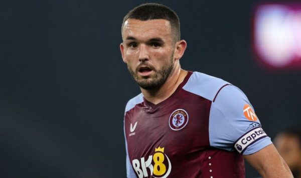 Άστον Βίλα: Η φανέλα είναι όντως… βαριά