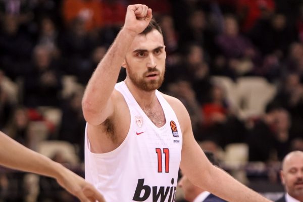 Πότε μπαίνει στις προπονήσεις του Ολυμπιακού ο Μιλουτίνοφ