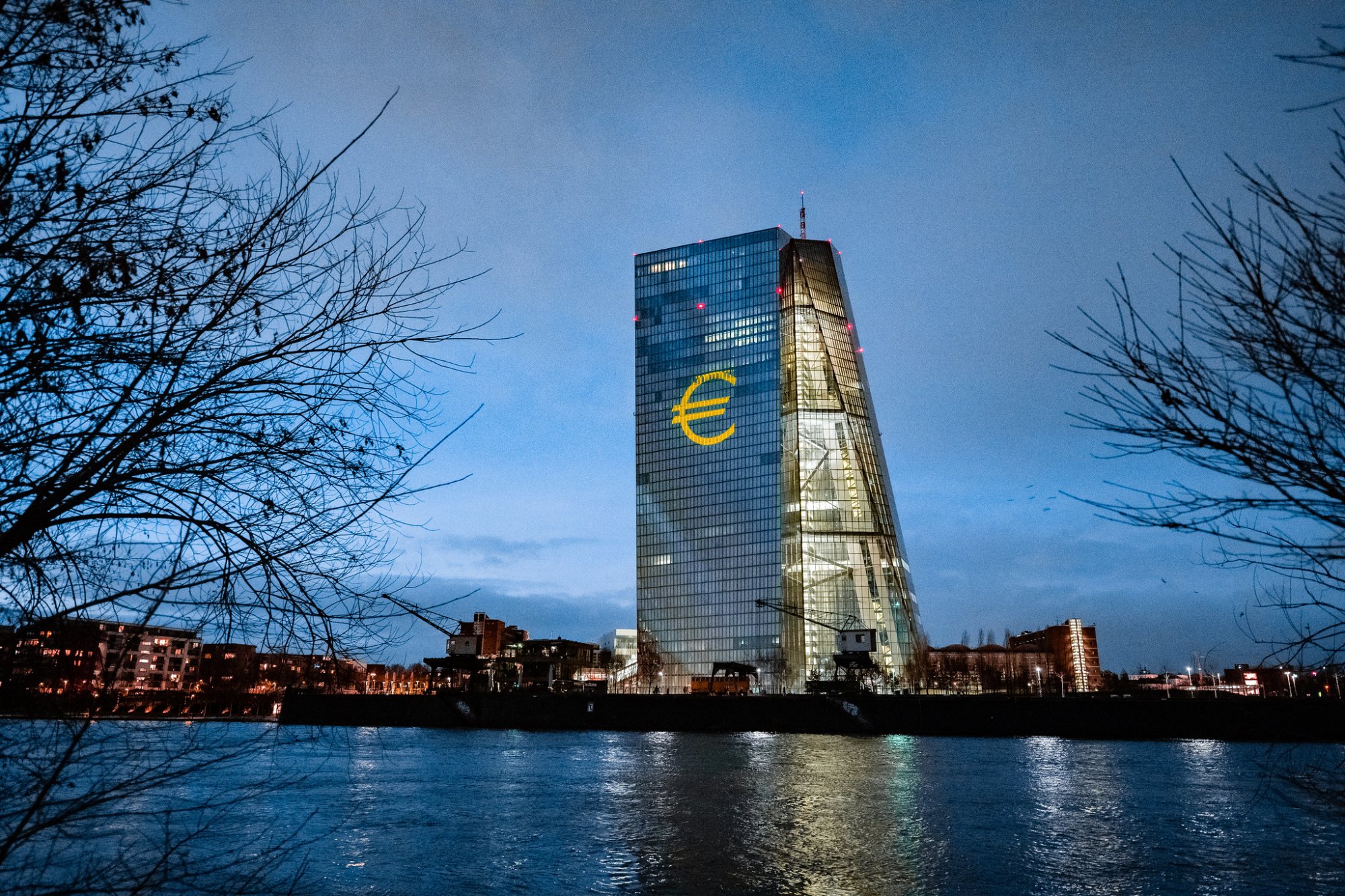Βιλερουά: Η ΕΚΤ θα διατηρήσει τα επιτόκια στο 4% όσο χρειαστεί