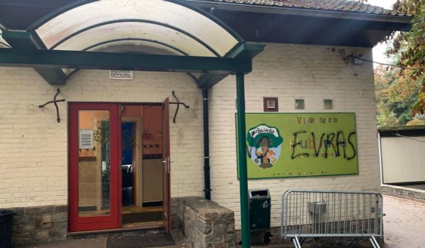 Σοκ στο Βέλγιο από τους εμπρησμούς σε σχολεία – Συνδέονται με διαμαρτυρίες κατά μαθημάτων σεξουαλικής αγωγής