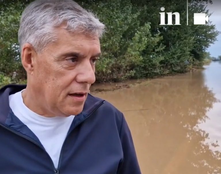 Κακοκαιρία Daniel: Επίθεση στον Κώστα Αγοραστό από εξαγριωμένους πολίτες στον Παλαμά Καρδίτσας