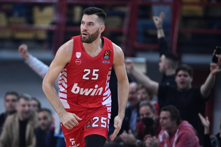 Ολυμπιακός – Ζαλγκίρις Κάουνας 75-72: Πίτερς… «πολυβόλο»