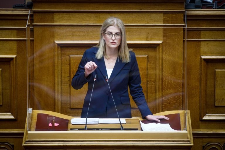 Αυγέρη: Η κυβέρνηση να αφήσει τις ανεξάρτητες αρχές να κάνουν τη δουλειά τους