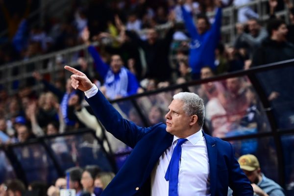 Μανωλόπουλος: «Ξυπνήσαμε και θέλαμε να βαρέσουμε το κεφάλι μας στον τοίχο»