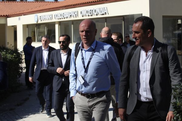 Παραιτήθηκε ο Μπένετ από την ΚΕΔ