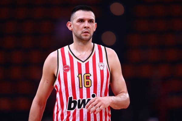 Το μήνυμα του Παπανικολάου για τη νέα χρονιά (Vid)