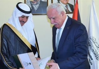 Για πρώτη φορά μετά 30 χρόνια, επίσημη αντιπροσωπεία της Σαουδικής Αραβίας στη Δυτική Όχθη