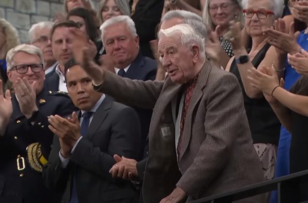 Έντονες αντιδράσεις στον Καναδά: Ο πρόεδρος της Βουλής «αποθέωσε» βετεράνο Ουκρανό Ναζί