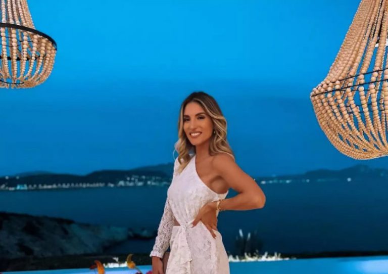 Πόσα κιλά είναι η Αθηνά Οικονομάκου;