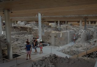 Σπυρίδων Μαρινάτος: Οι πρώτες ανασκαφές στο Ακρωτήρι της Θήρας