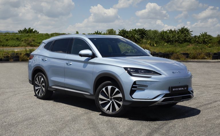 BYD Seal U: Σε διπλό ταμπλό