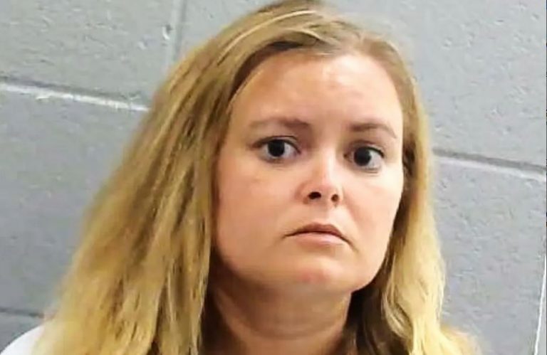 Αλαμπάμα: Δασκάλα μαθηματικών σε χριστιανικό σχολείο έκανε σεξ με μαθητές της