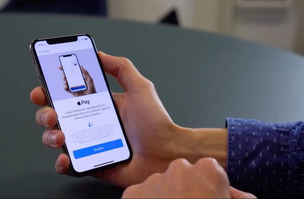 Η Γαλλία βάζει φρένο στις πωλήσεις του iPhone 12 λόγω ακτινοβολίας