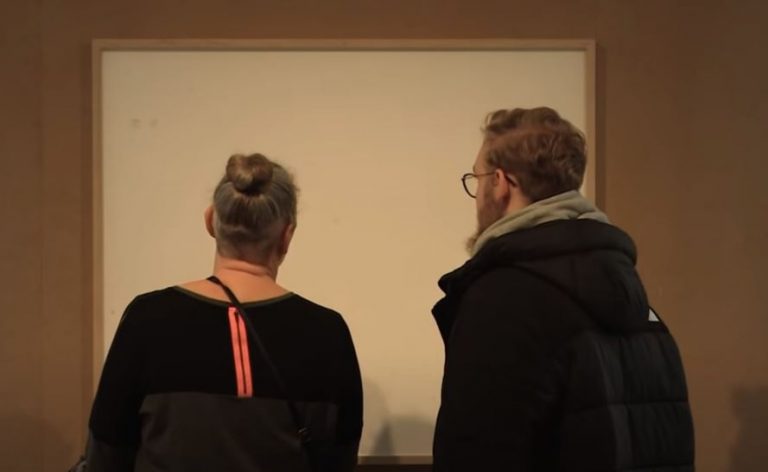 Δανία: «Πάρε τα λεφτά και τρέξε» – Καλλιτέχνης έστειλε λευκά πλαίσια σε μουσείο για έργα τέχνης