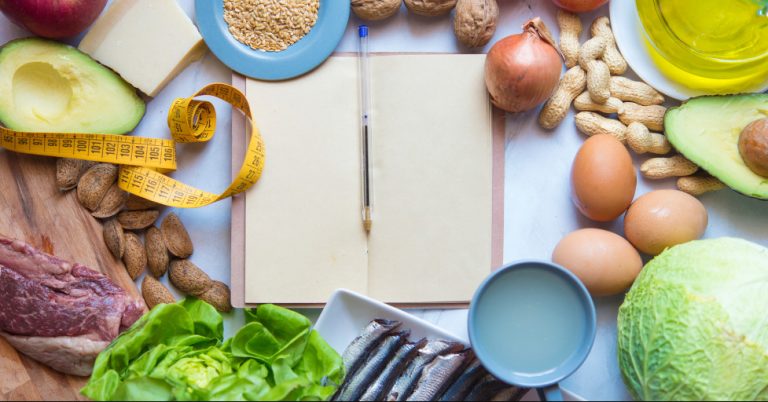 Γιατί οι επιστήμονες λένε ότι πρέπει να ξεχάσουμε ότι ξέρουμε για το φαγητό, τις δίαιτες και τα φάρμακα;