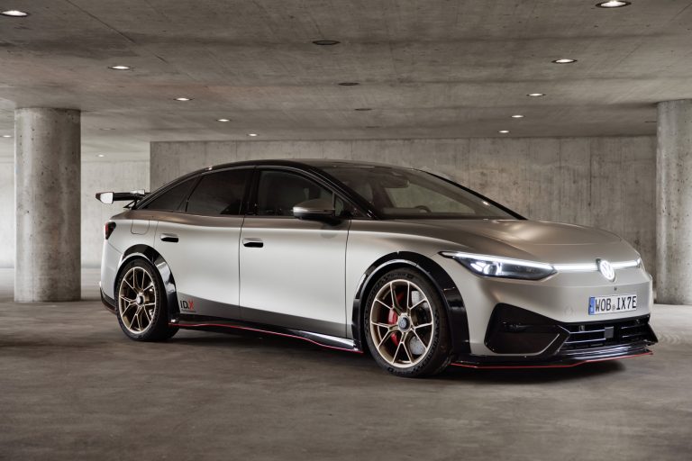 VW ID.X Performance: Οι σπορ ανησυχίες μιας ηλεκτρικής μπερλίνας