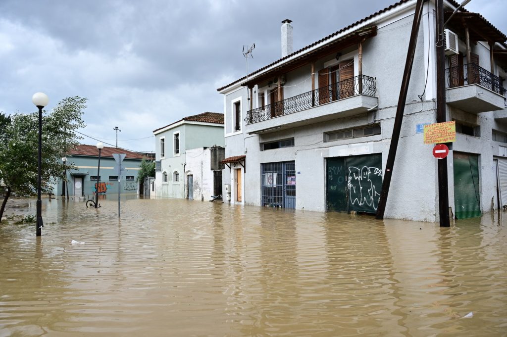 ΣΥΡΙΖΑ: Η Κομισιόν είχε προειδοποιήσει την Ελλάδα ότι παραβιάζει οδηγία για τους κινδύνους πλημμύρας