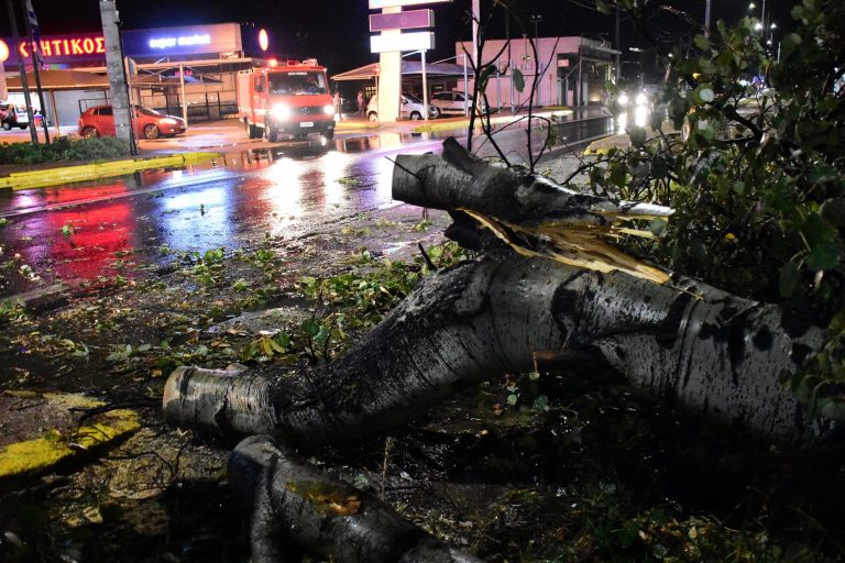 Κακοκαιρία Elias: Χτυπά και την Αττική – Ήχησε το 112, ο Κηφισός και τα άλλα «επικίνδυνα» σημεία