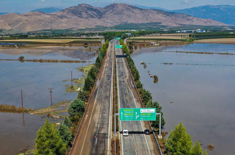 Ανοίγει η εθνική οδός Αθηνών – Θεσσαλονίκης μόνο για ΙΧ αυτοκίνητα