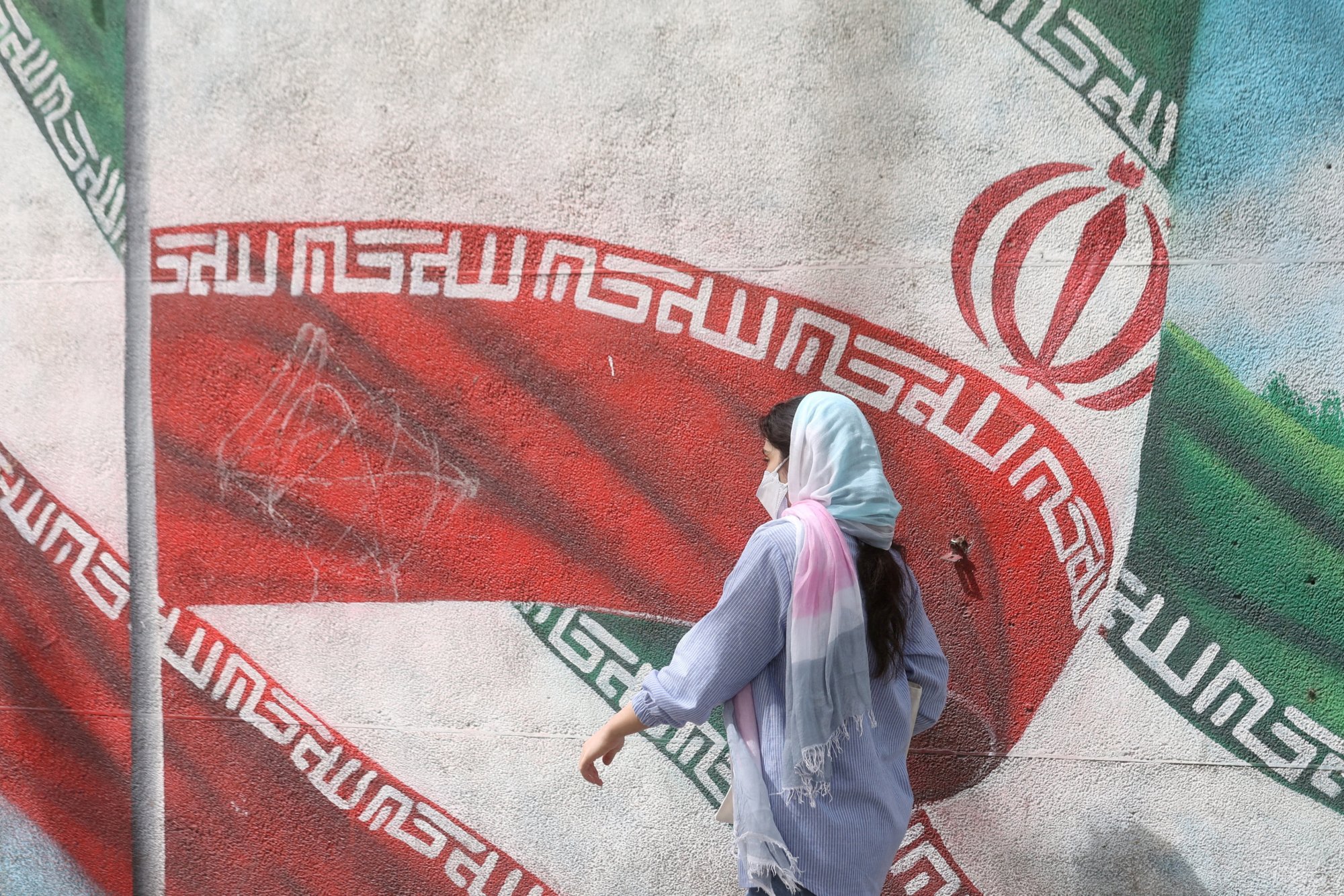 Ιράν: Νέος νόμος με βαρύτερες κυρώσεις για γυναίκες που δεν φορούν μαντίλα