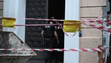 Οπλοστάσιο στο Κολωνάκι: Πιθανότατα συλλέκτης ο κάτοχός – Στα εγκληματολογικά εργαστήρια τα όπλα