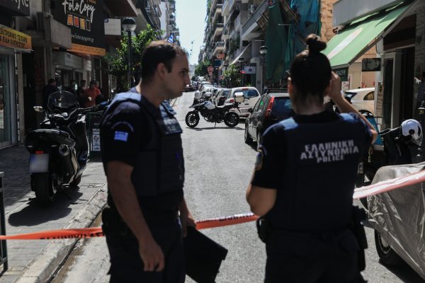 Αποκάλυψη: Ο δολοφόνος στον Πειραιά έλεγε «δεν είμαι καλά» και χτυπούσε το κεφάλι στον τοίχο
