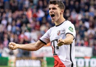 Δουβίκας: Αποθεώθηκε στο «αντίο» του από τους οπαδούς της Ουτρέχτης (vid)