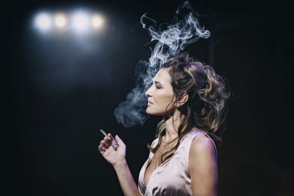 Μαρία Ναυπλώτου: Στο ρόλο της Φιλουμένα Μαρτουράνο βάζει στο μικροσκόπιο τη γυναίκα