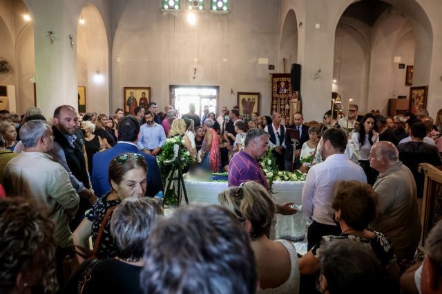 Τραγωδία στον Πειραιά: Συγκλόνισαν οι επικήδειοι στην κηδεία του 36χρονου Αντώνη