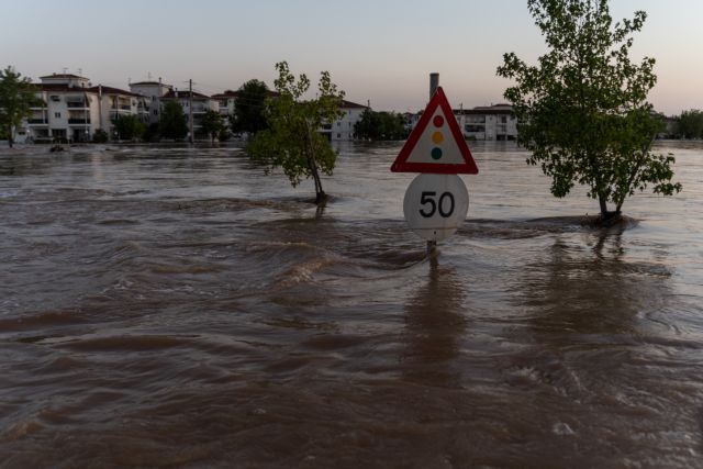 Κακοκαιρία Daniel: Κίνδυνος για μολυσματικές ασθένειες μετά τις πλημμύρες - Ποια συμπτώματα απαιτούν προσοχή