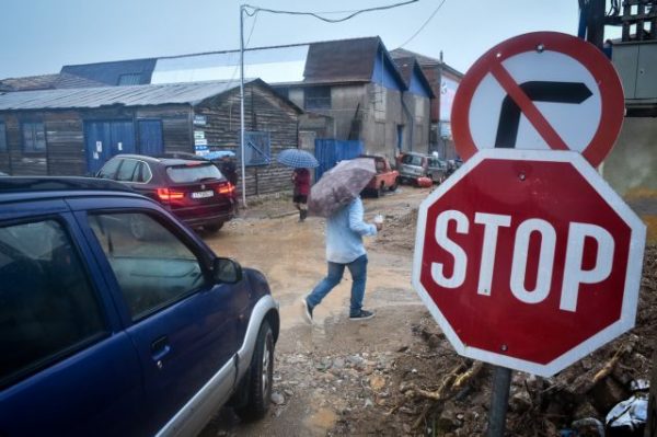 Κακοκαιρία Elias: Απελπιστική κατάσταση στον Βόλο – Λεωφορείο της Πυροσβεστικής τράκαρε με ΙΧ