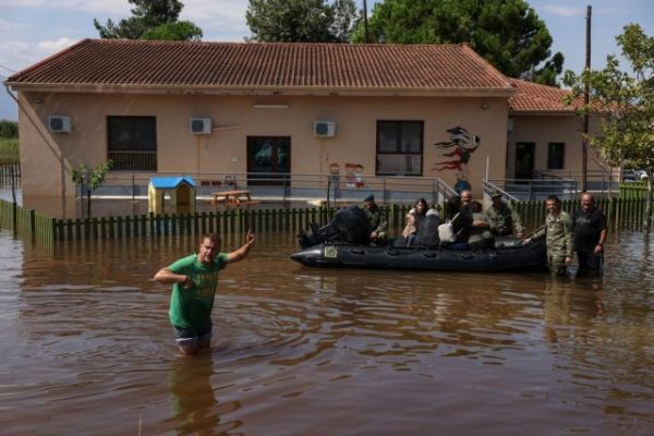 «Καρφιά» Δένδια κατά Κικίλια: Προσφέραμε βοήθεια όπου κληθήκαμε – Ουδεμία καθυστέρηση υπήρξε