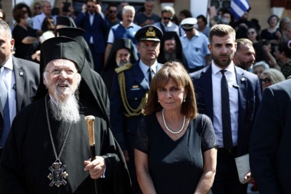 Επίτιμοι δημότες του Δήμου Ανδραβίδας – Κυλλήνης ανακηρύχθηκαν η ΠτΔ Κατερίνα Σακελλαροπούλου και ο Οικουμενικός Πατριάρχης Βαρθολομαίος