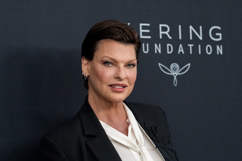 Συγκλονίζει η εξομολόγηση της Linda Evangelista για κακοποίηση από τον πρώην σύζυγό της