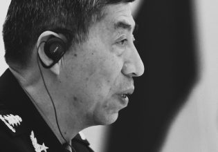 New York Times: Τι αποκαλύπτει η εξαφάνιση του υπ’ αριθμόν 1 άνδρα του Κινεζικού Στρατού