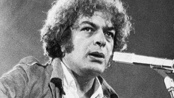 Μάνος Λοϊζος: «Όταν έχω κέφια, είμαι σε θέση να μελοποιήσω ακόμα και τον τηλεφωνικό κατάλογο…»