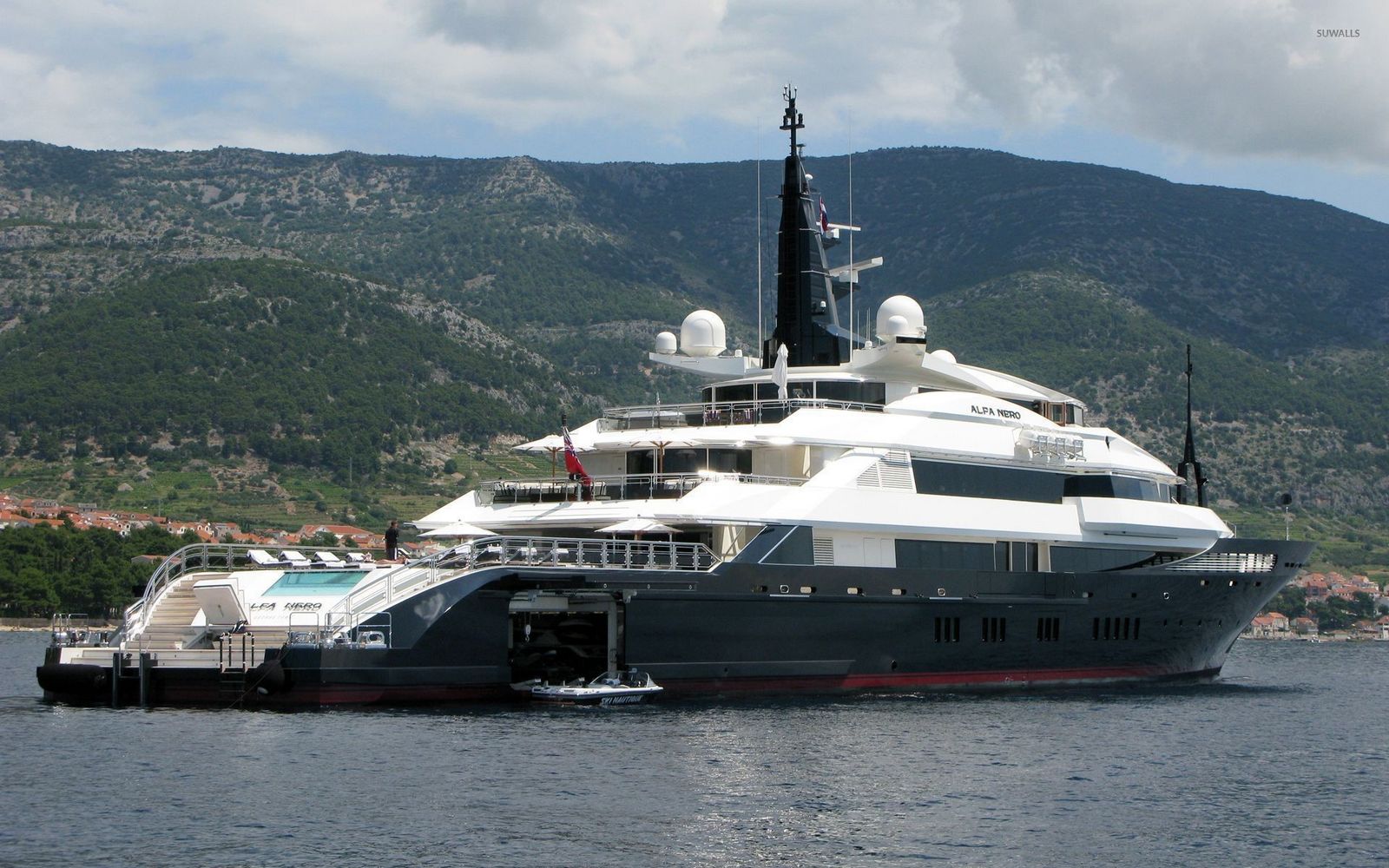 Google: Υπαναχωρεί από την αγορά του superyacht Alfa Nero ο πρώην CEO της Google λόγω…Ρωσίας