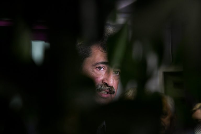 O αψύς Σφακιανός επιμένει να μην καταλαβαίνει τι σημαίνει θεσμικό μέσο ενημέρωσης