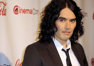 Ο Ράσελ Μπραντ κατηγορείται για βιασμό και σεξουαλικές επιθέσεις