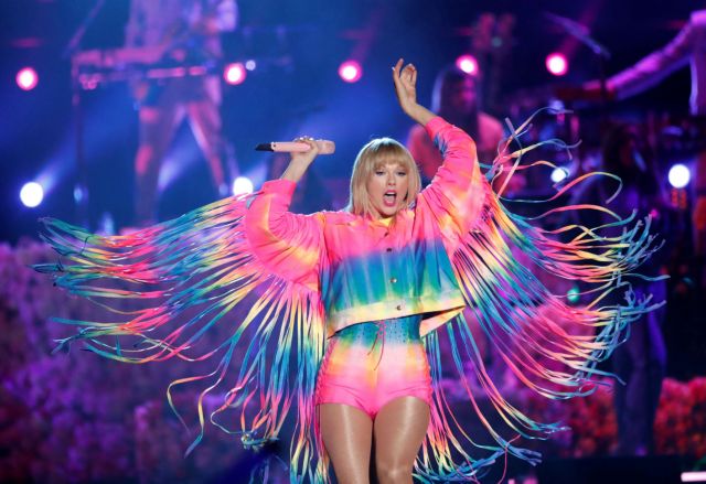 Ζητείται ρεπόρτερ με ειδίκευση στην Taylor Swift – Πόσα χρήματα θα παίρνει