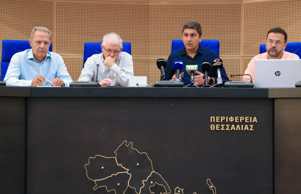 Αυγενάκης: «Η πολιτεία είναι παρούσα στις πληγείσες περιοχές»