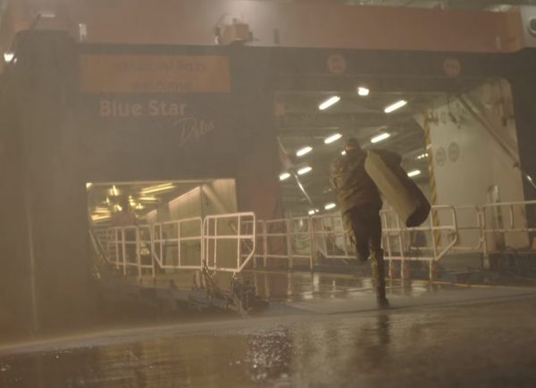 Blue Horizon: Η διαφήμιση των Blue Star Ferries με τον καπετάνιο να περιμένει τον αργοπορημένο επιβάτη