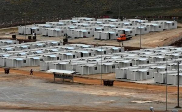 Κακοκαιρία Daniel: Αδειάζουν το καμπ προσφύγων στο Κουτσόχερο για να μεταφέρουν πλημμυροπαθείς