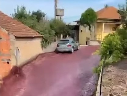 Πορτογαλία: Ένας χείμαρρος από κρασί πλημμυρίζει χωριό – Δύο εκατ. λίτρα στους δρόμους