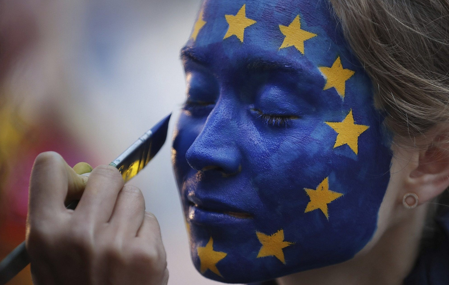 Κοιτάζοντας κατάματα το φάντασμα της ακροδεξιάς στην Ευρώπη