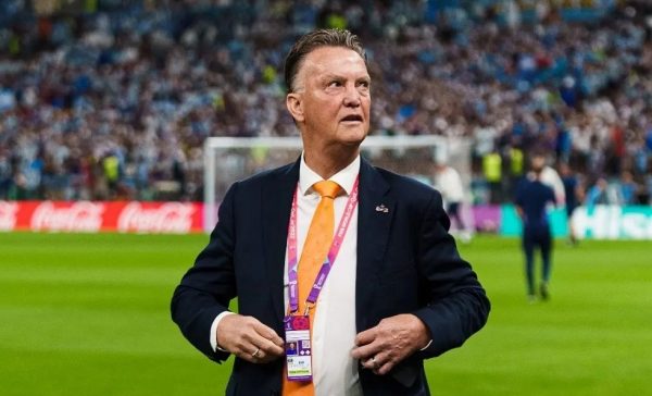 Φαν Γκάαλ: «Δεν μπορώ ν’ αναλάβω τον Άγιαξ»