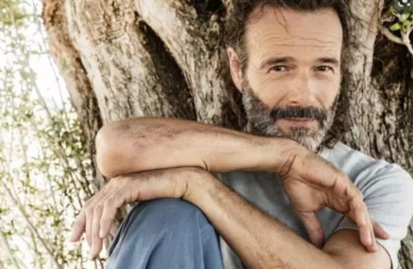 Συγκινεί για τον πατέρα του ο Θανάσης Ευθυμιάδης: «Τον νιώθω δίπλα μου όποτε κι αν τον χρειαστώ»