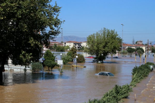 Κακοκαιρία Daniel: Κρούσματα γαστρεντερίτιδας και δερματικές παθήσεις από τα μολυσμένα νερά στη Θεσσαλία